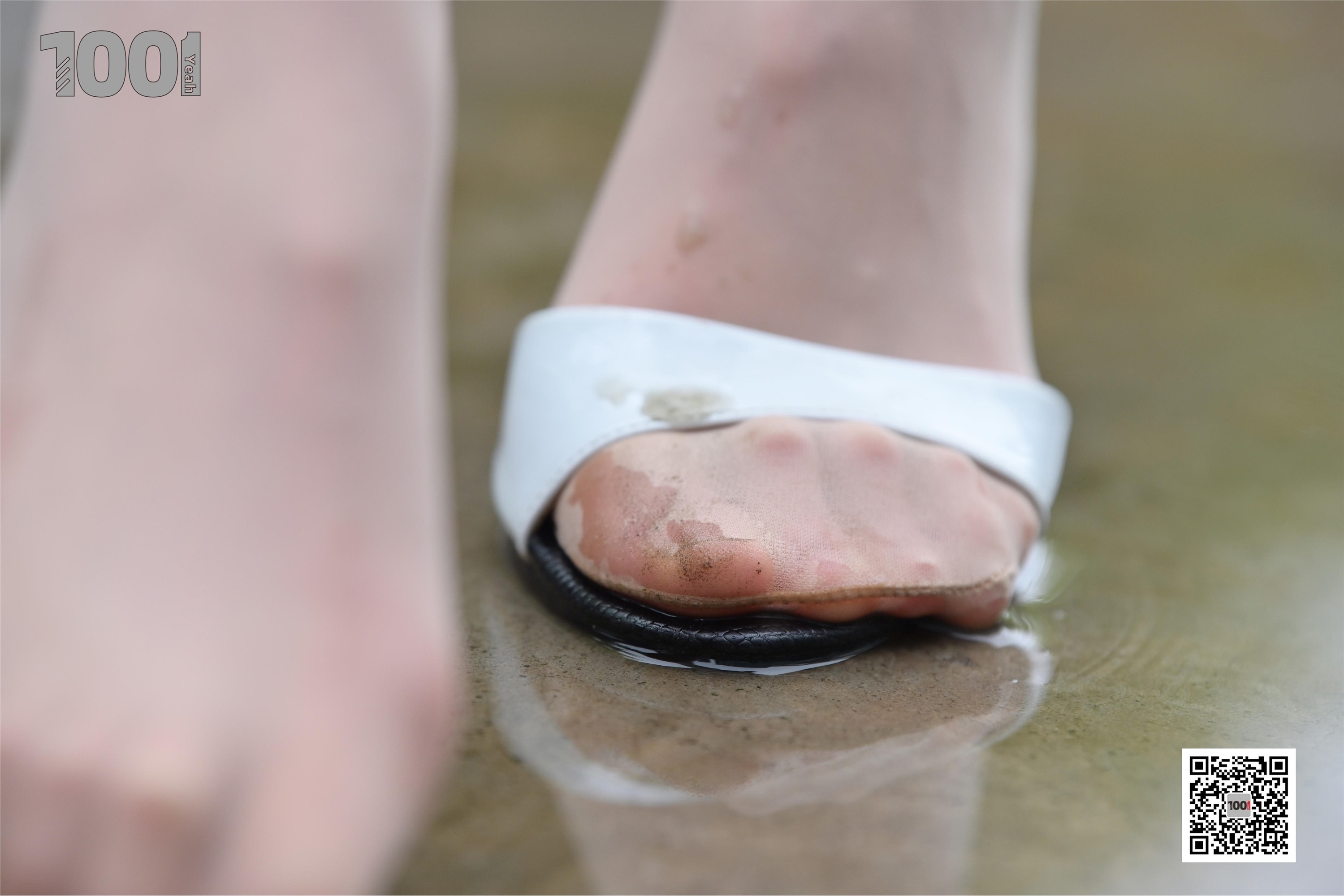 IESS异思趣向  一千零一夜《雨中漫步2》